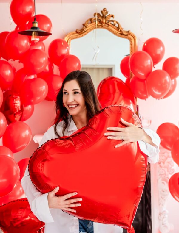 Globo corazon rojo 32" (81cm aprox) desinflado - Imagen 3