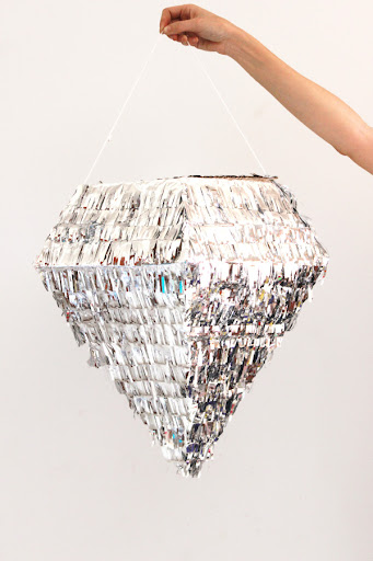 Piñata Diamante plateada (aprox 45cm)