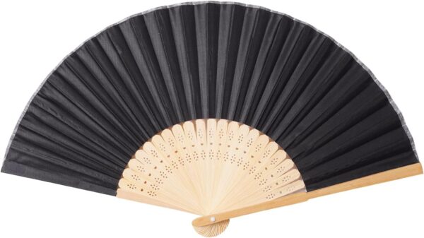 Abanico negro de bambu y seda con funda de organza - Imagen 4