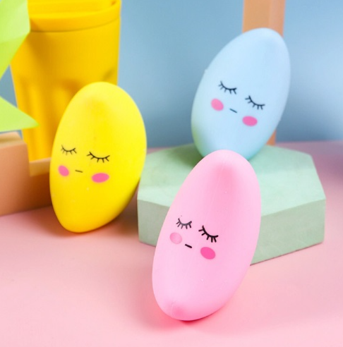 Squishy extra suave luna (colores pasteles al azar)
