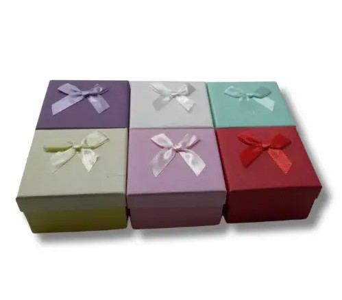 Caja joyero de regalo con moño (9x8.5x6) con tapa (colores variados)